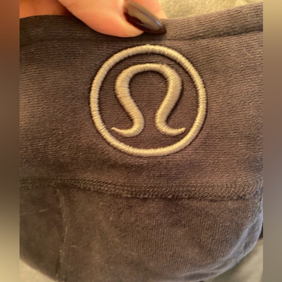 LULULEMON- Scuba Hoodie - Picture 4 of 6